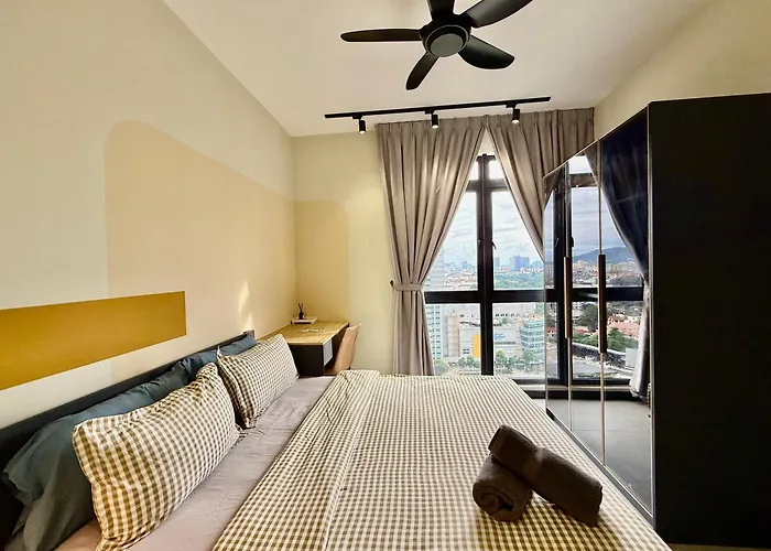 Neu Suites Service Apartment By Moonlight