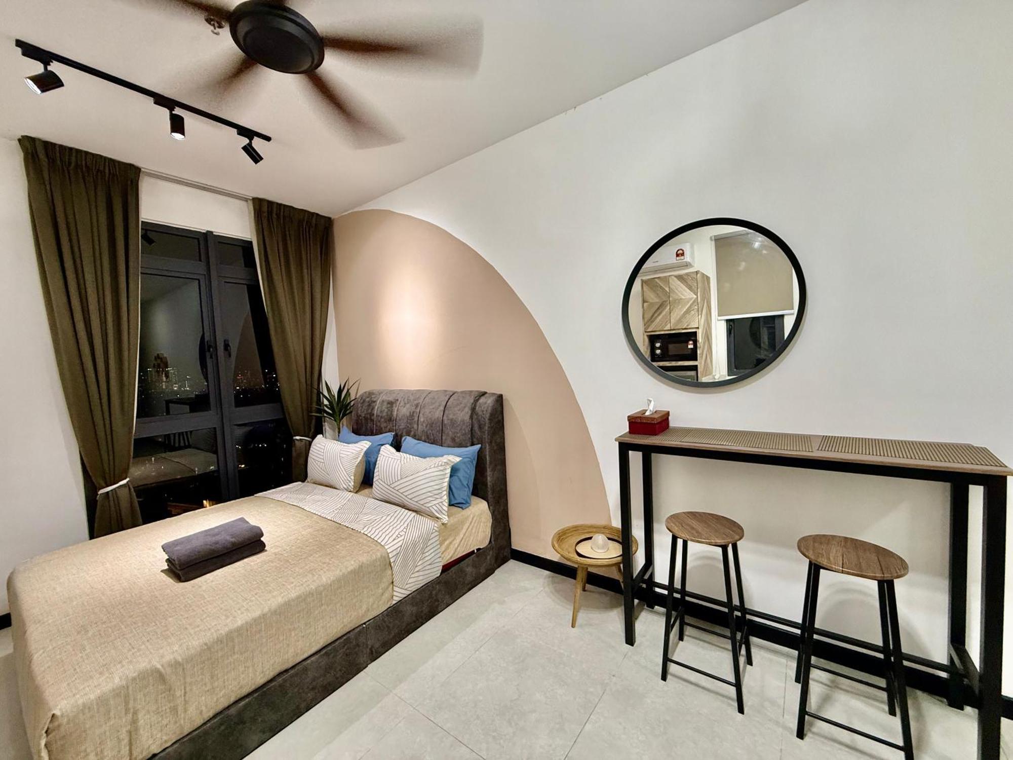 Neu Service By Moonlight Apartment *